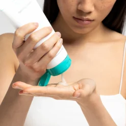 Hydrating Cream Cleanser -Peak Wellness Shop Model 1