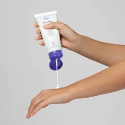 Rich Hydration Mask -Peak Wellness Shop Rich Hydration Mask Textur Hand